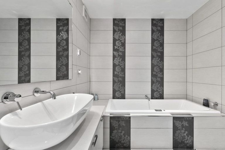 Photo of property in 37a Peter Terrace, Castor Bay, Auckland, 0620