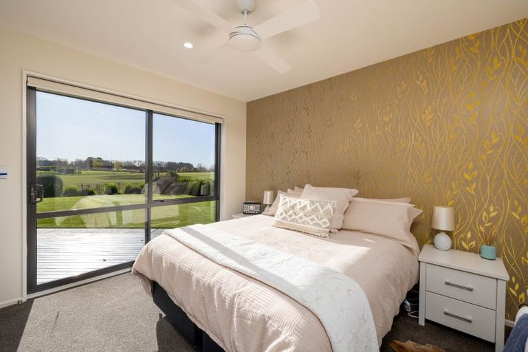 Photo of property in 18 Mara-kai Place, Pegasus, 7612