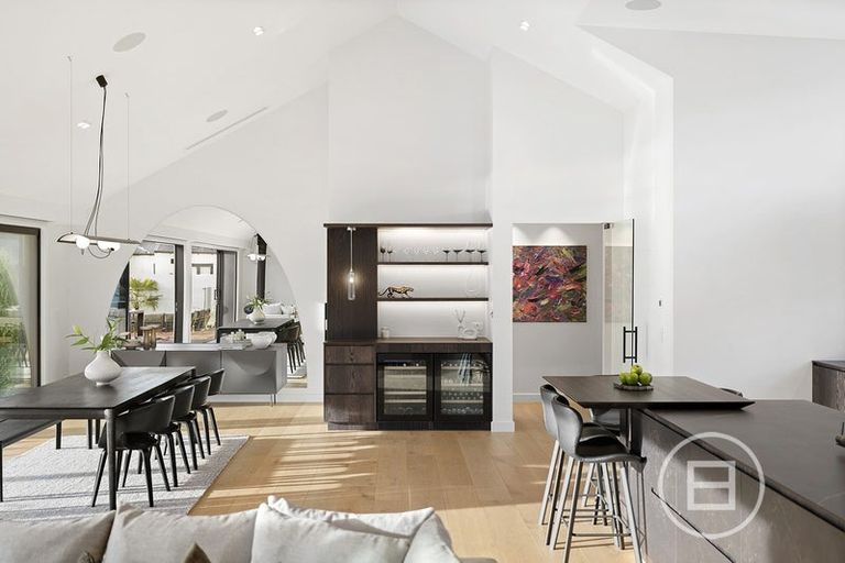 Photo of property in 5 Red Deer Rise, Kelvin Heights, Queenstown, 9300