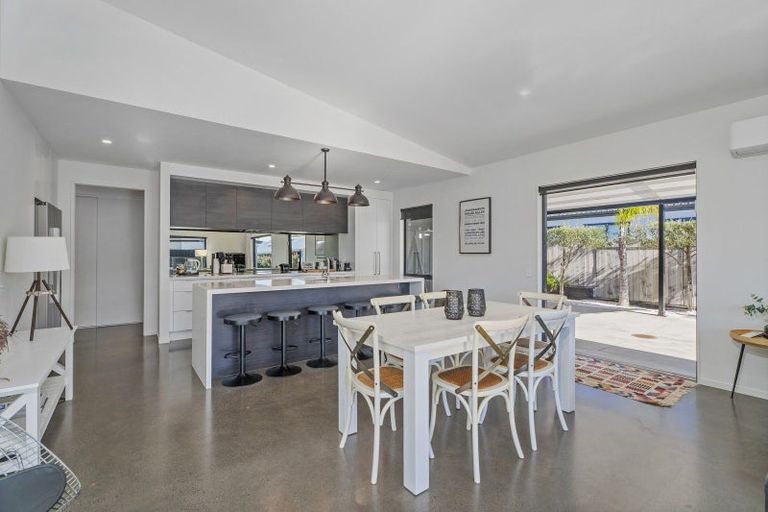 Photo of property in 12 Lynette Place, Pauanui, 3579