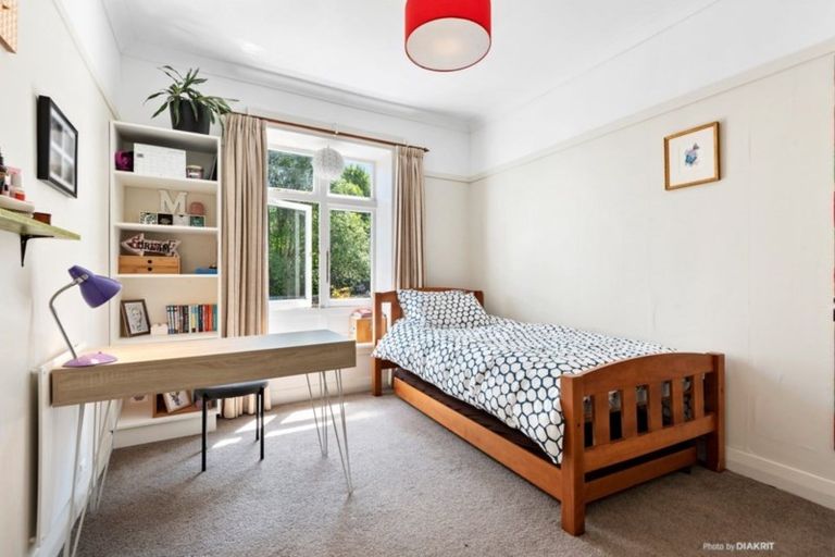 Photo of property in 23 Tio Tio Road, Miramar, Wellington, 6022