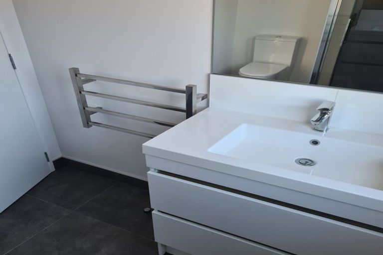 Photo of property in 1/110 Kervil Avenue, Te Atatu Peninsula, Auckland, 0610