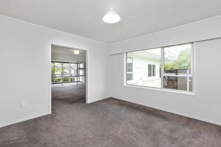 Photo of property in 11 Trigg Crescent, Taradale, Napier, 4112