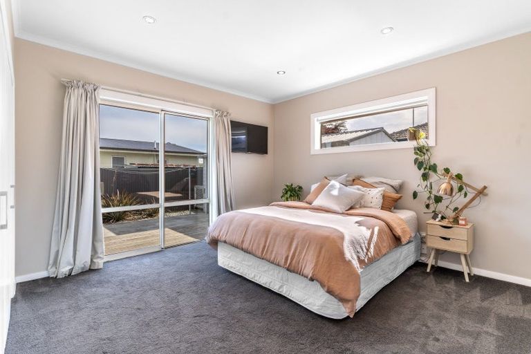 Photo of property in 14 Prince Street, Winton, 9720