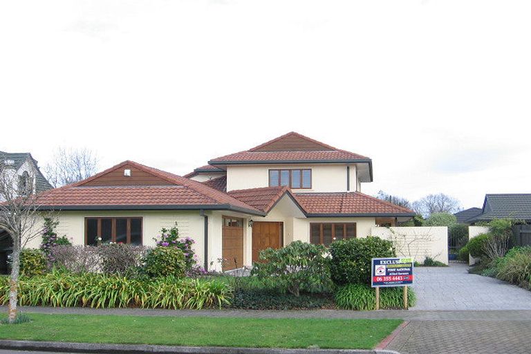 Photo of property in 16 Dougherty Place, Hokowhitu, Palmerston North, 4410