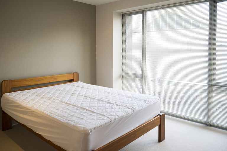 Photo of property in Sanctum Apartment, 10 Ebor Street, Te Aro, Wellington, 6011