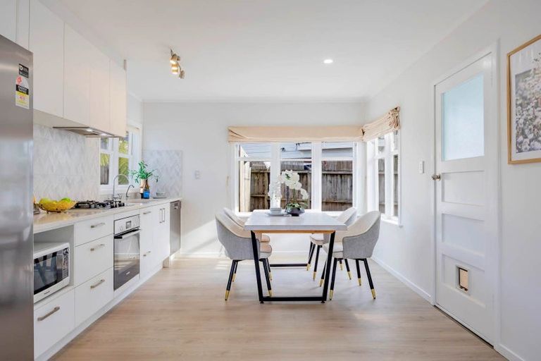 Photo of property in 23 Korotaha Terrace, Rothesay Bay, Auckland, 0630