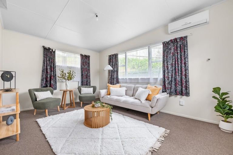 Photo of property in 4 Thomson Grove, Stokes Valley, Lower Hutt, 5019