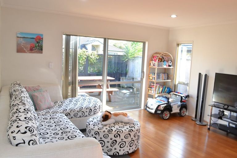 Photo of property in 8 Pohutukawa Place, Karaka, Papakura, 2113