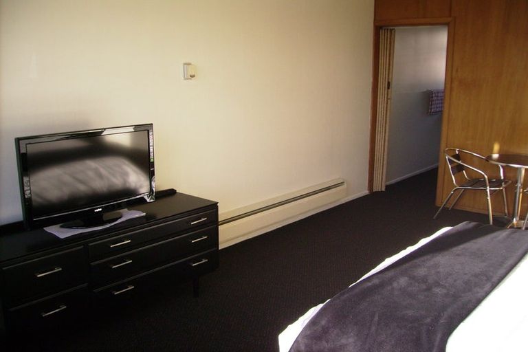 Photo of property in 2 Moncrieff Street, Mount Victoria, Wellington, 6011