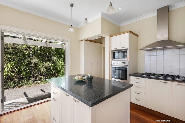 Photo of property in 3 Cluny Avenue, Kelburn, Wellington, 6012