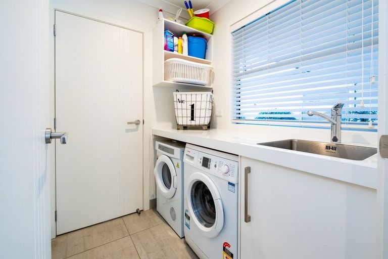 Photo of property in 11 Whakatomo Place, Havelock North, 4130