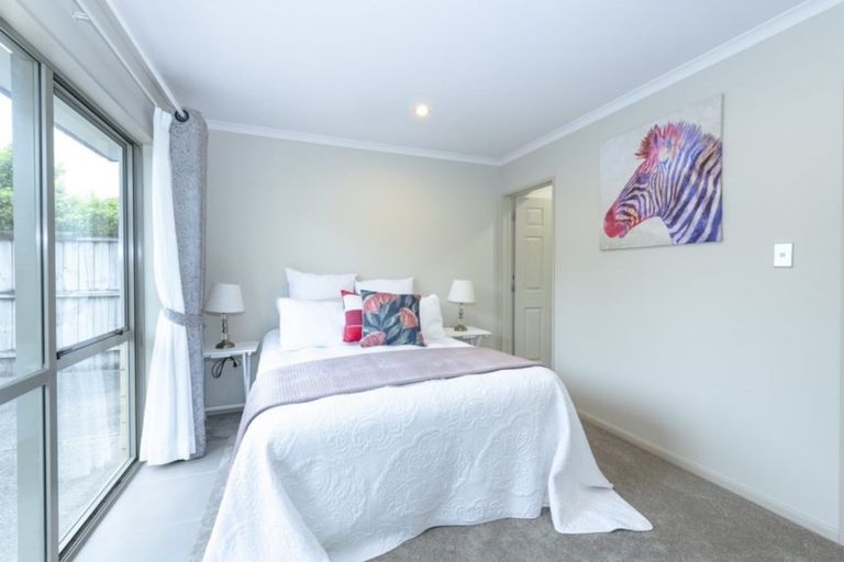 Photo of property in 100 Wayne Francis Drive, Flat Bush, Auckland, 2016