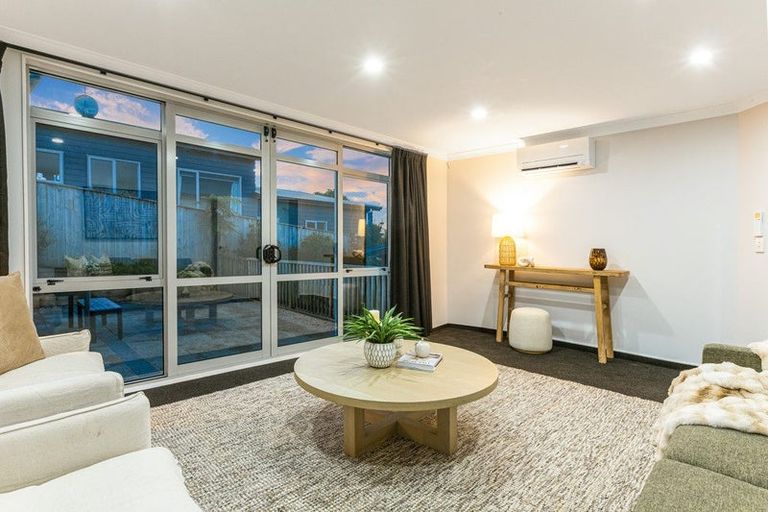 Photo of property in 38 Tongariro Drive, Aotea, Porirua, 5024