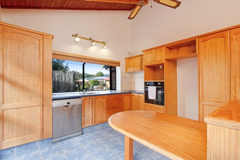 Photo of property in 16 Regal Street, Levin, 5510