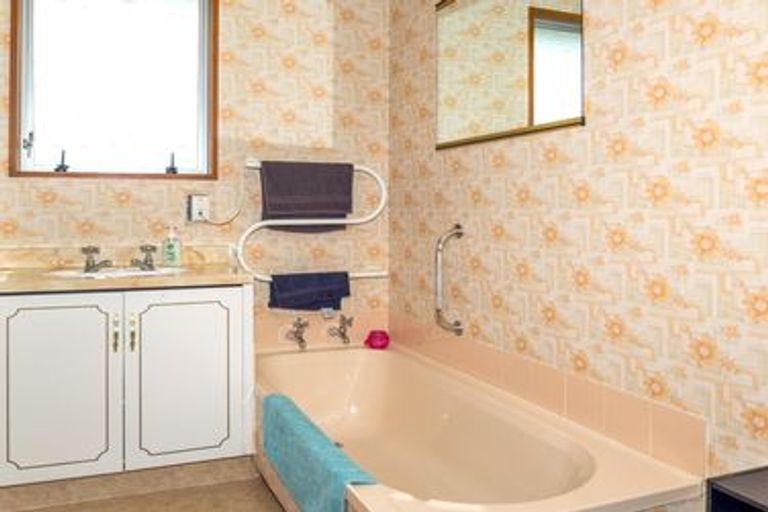 Photo of property in 2/56 Pukatea Street, Gleniti, Timaru, 7910