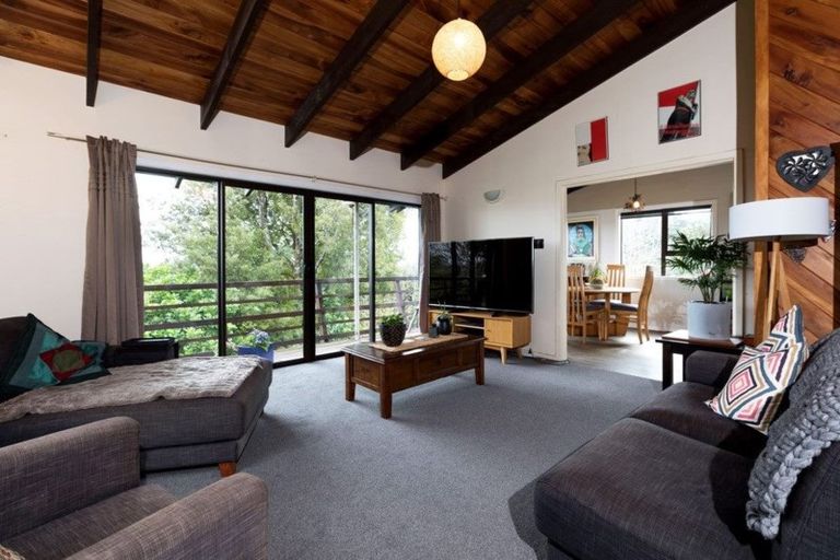 Photo of property in 12 Fairfax Terrace, Frankleigh Park, New Plymouth, 4310
