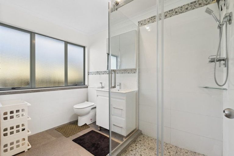 Photo of property in 15 Josie Lane, Manurewa, Auckland, 2102