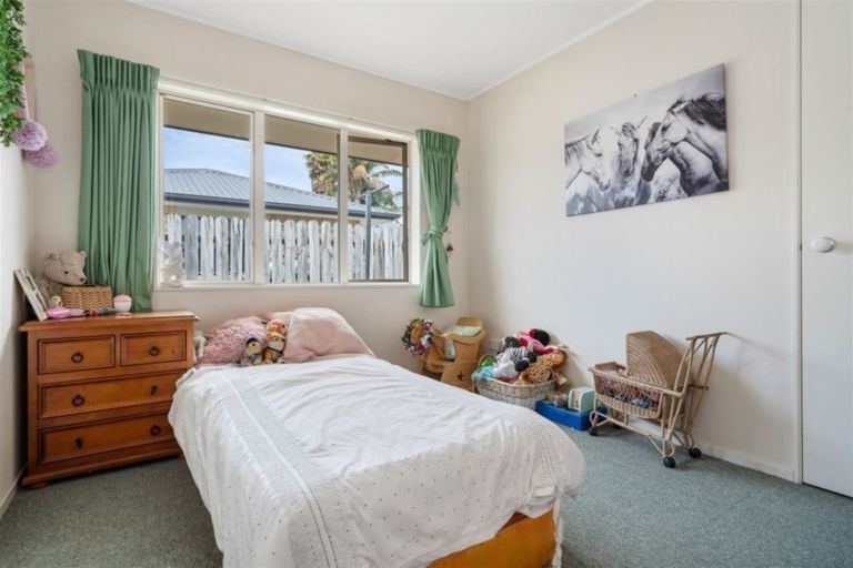 Photo of property in 34 Bermuda Place, One Tree Point, 0118