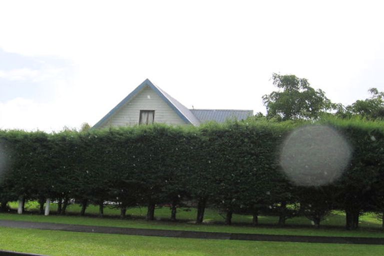 Photo of property in 58 Kurnell Drive, Botany Downs, Auckland, 2010