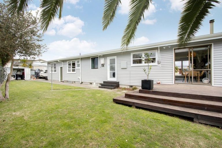 Photo of property in 1 Jellicoe Place, Tamatea, Napier, 4112