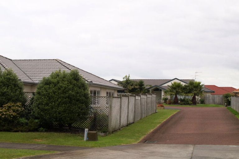 Photo of property in 6a Corta Bella Place, Golflands, Auckland, 2013