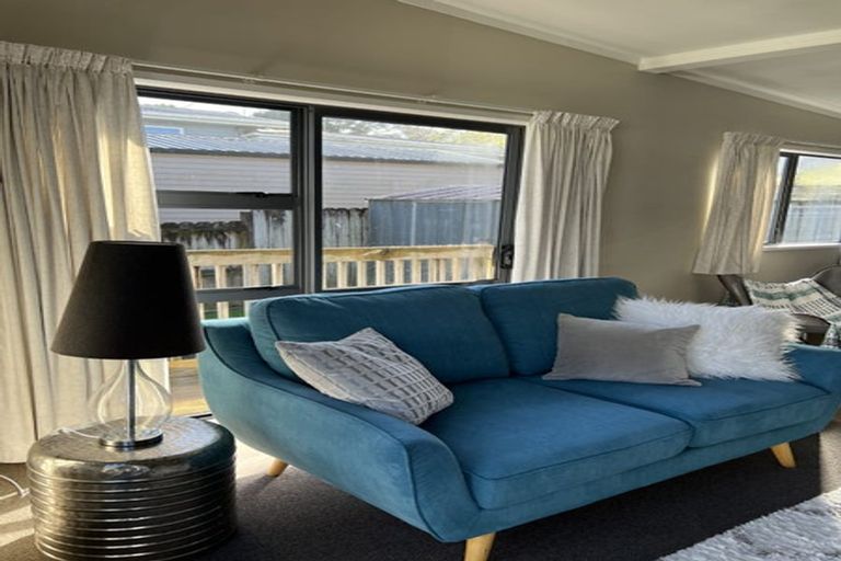 Photo of property in 49a Vincent Street, Howick, Auckland, 2014