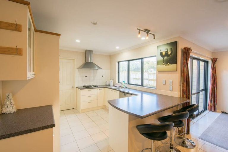 Photo of property in 14 Breon Place, Flat Bush, Auckland, 2016