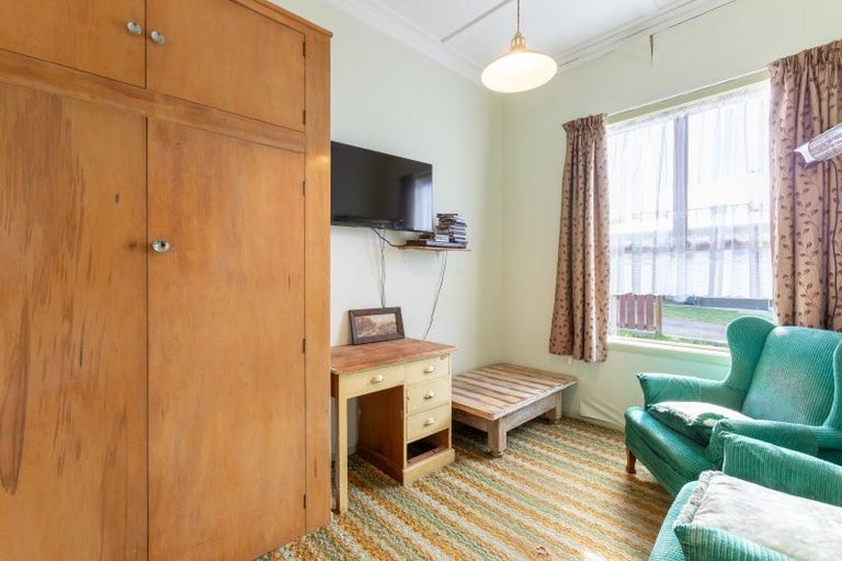 Photo of property in 10 Allardice Street, Dannevirke, 4930