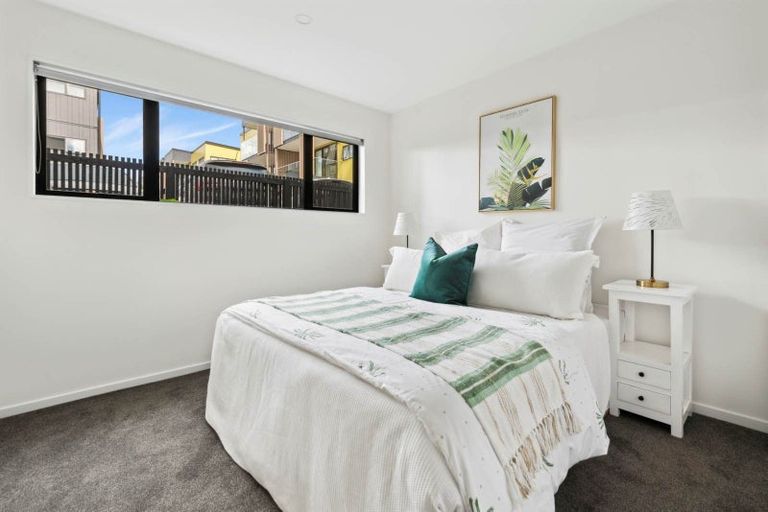 Photo of property in 2/1g Dishys Road, Flat Bush, Auckland, 2019