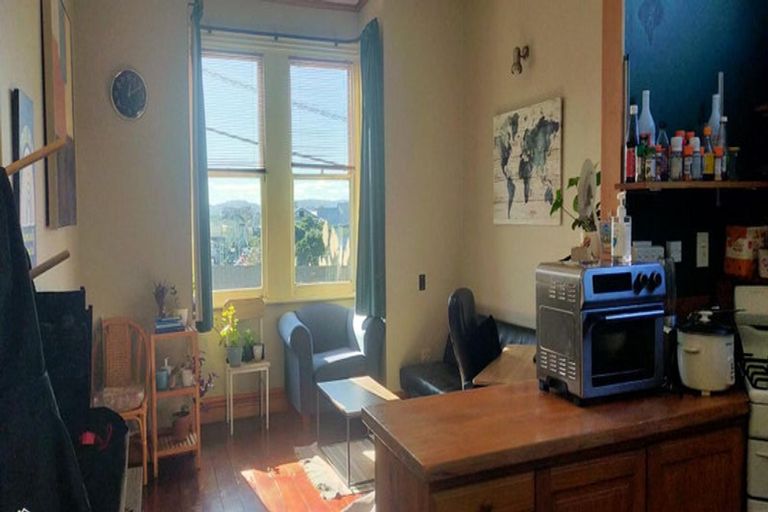 Photo of property in 25 Douglas Street, Mount Cook, Wellington, 6021