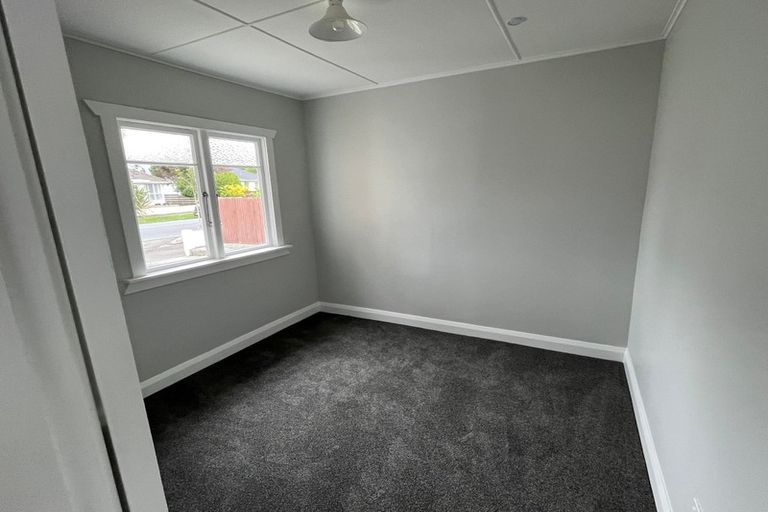Photo of property in 102 Gibbons Street, Ebdentown, Upper Hutt, 5018