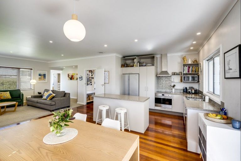 Photo of property in 41 Napier Street, Jervoistown, Napier, 4112