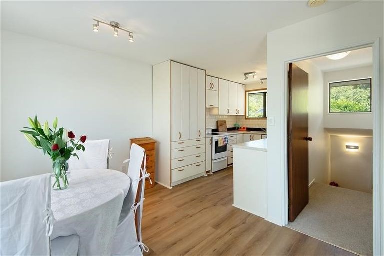 Photo of property in 2/18a Taupata Street, Redcliffs, Christchurch, 8081