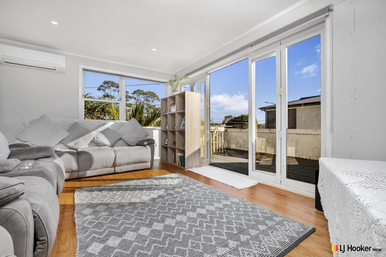 Photo of property in 88 Vodanovich Road, Te Atatu South, Auckland, 0610