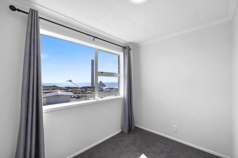Photo of property in 27a Port View Crescent, Moturoa, New Plymouth, 4310