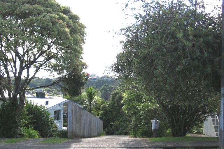 Photo of property in 2/41 Howard Road, Northcote, Auckland, 0627