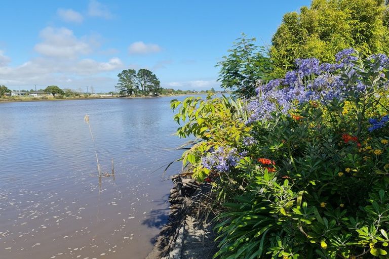 Photo of property in 70 Snodgrass Road, Westport, 7892