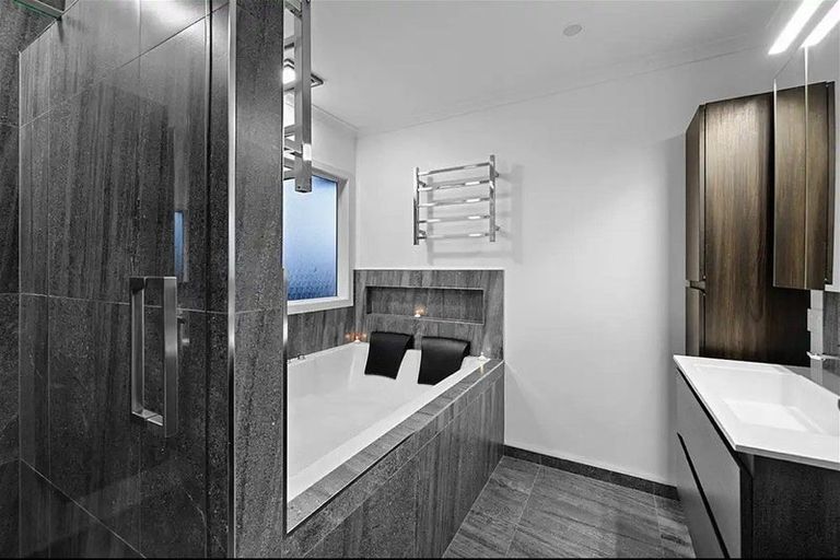 Photo of property in 12 Ngaio Street, Strandon, New Plymouth, 4312