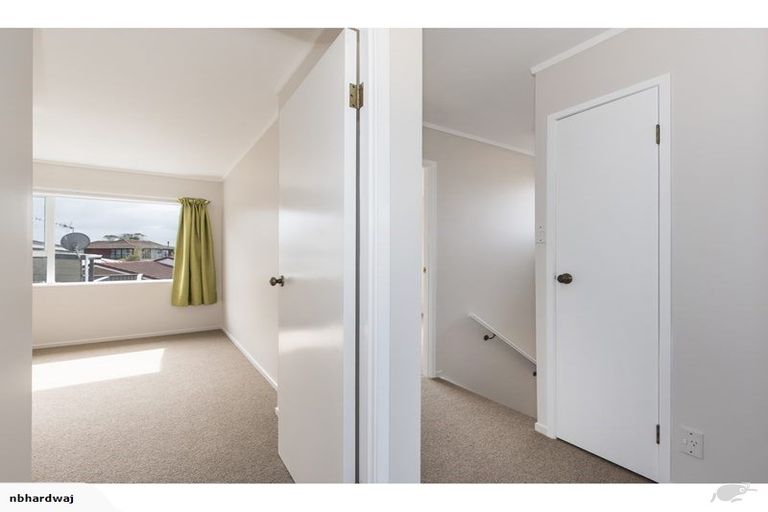 Photo of property in 1/5 Petrel Place, Massey, Auckland, 0614