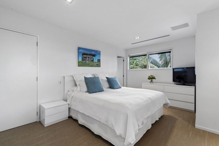 Photo of property in 25 Huntly Road, Campbells Bay, Auckland, 0630