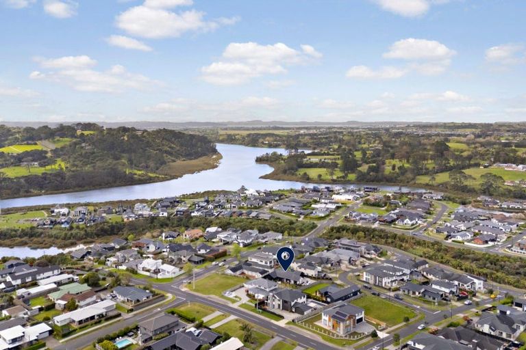 Photo of property in 5 Canoe Lane, Riverhead, 0820