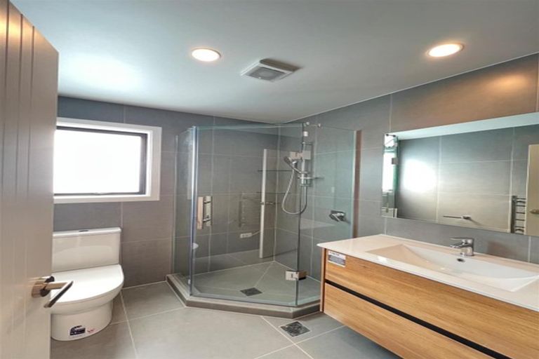 Photo of property in 31 Aramata Road, Papakura, 2110