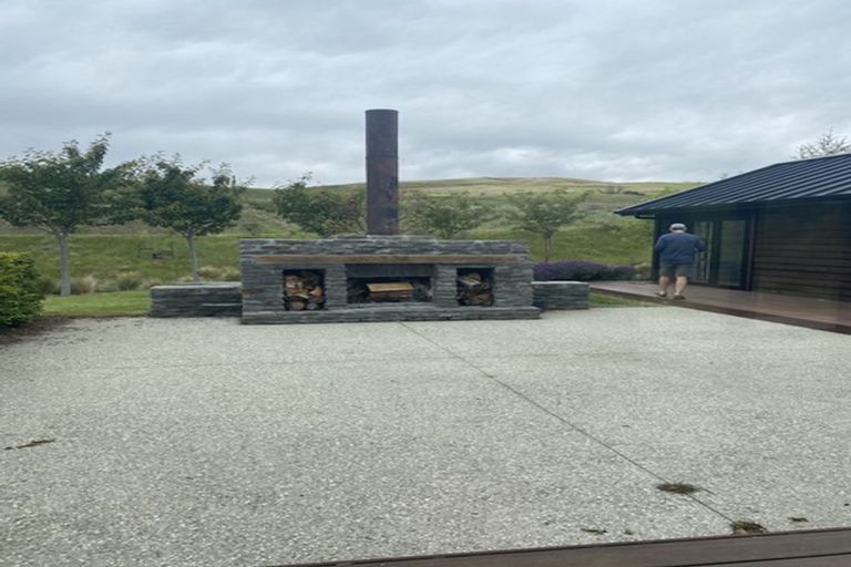 Photo of property in 82 Threepwood Road, Lake Hayes, Queenstown, 9371