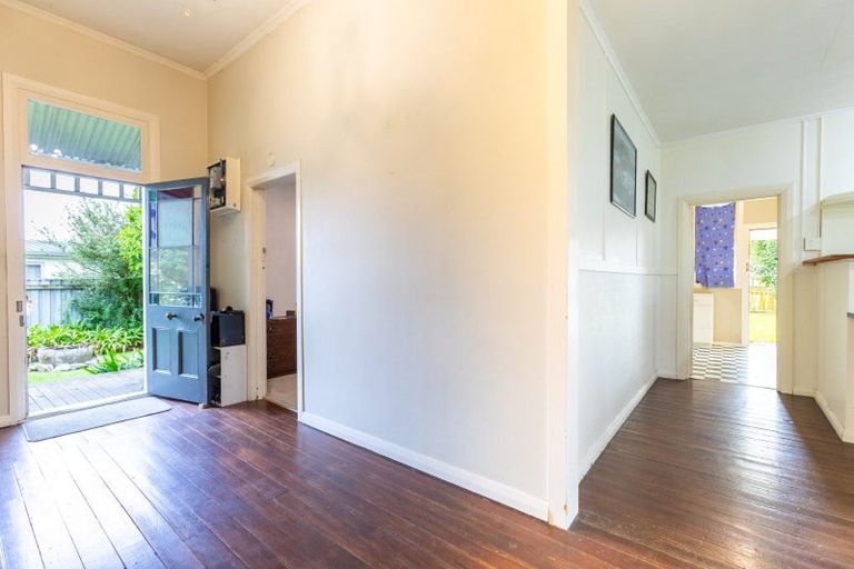 Photo of property in 6 Carlson Street, Dannevirke, 4930