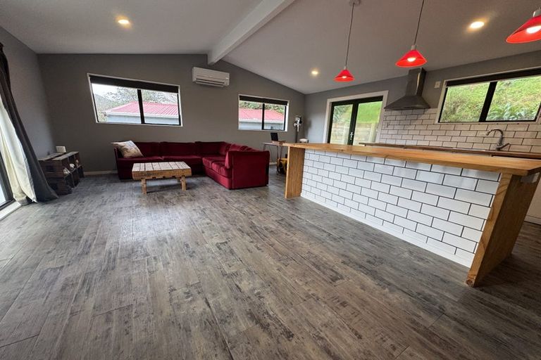 Photo of property in 26 Fiona Grove, Karori, Wellington, 6012