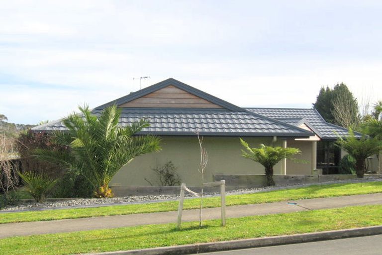 Photo of property in 8 Palm Grove Drive, Western Heights, Hamilton, 3200