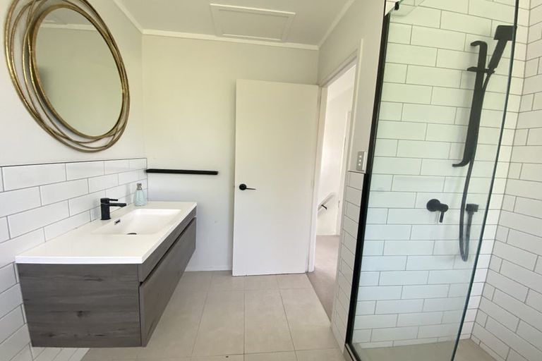 Photo of property in 1/36 Sandiacre Way, Browns Bay, Auckland, 0630