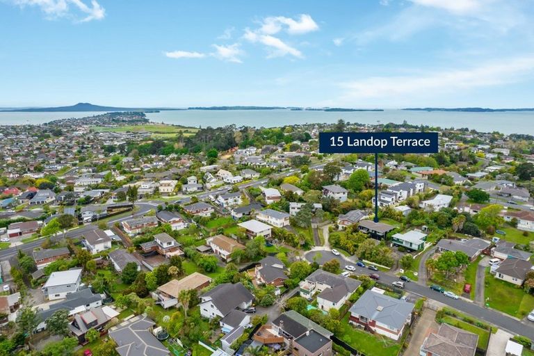 Photo of property in 15 Landop Terrace, Howick, Auckland, 2014