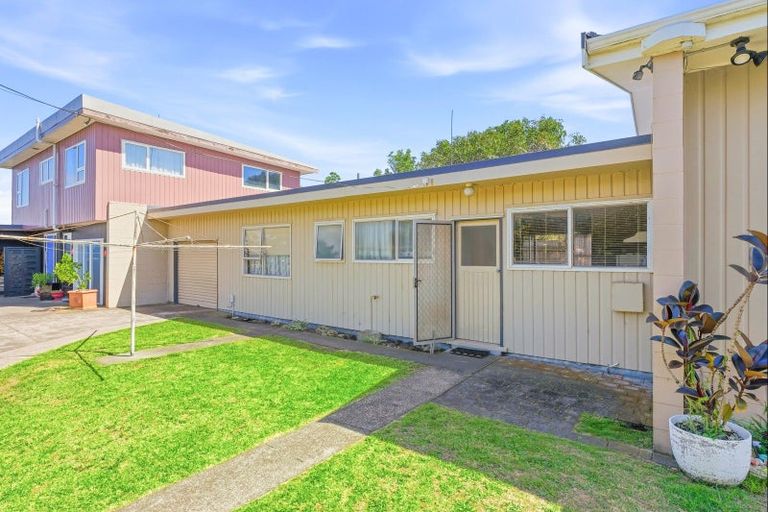 Photo of property in 75b Matai Street, Castlecliff, Whanganui, 4501